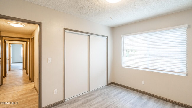 Building Photo - 5901 Hanna Ave