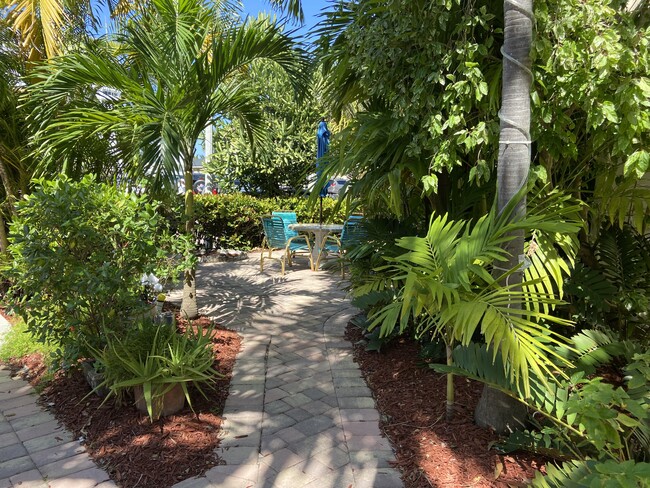 326 Coolidge St - 326 Coolidge St Hollywood FL 33019 | Apartment Finder