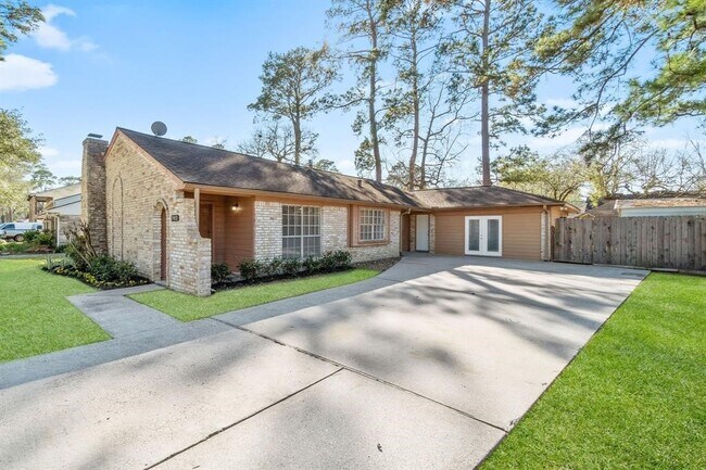 Building Photo - 29031 Elmwood Dr