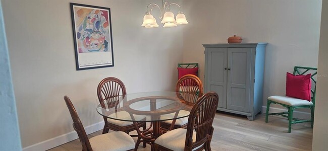 Building Photo - 632 Edgewater Dr