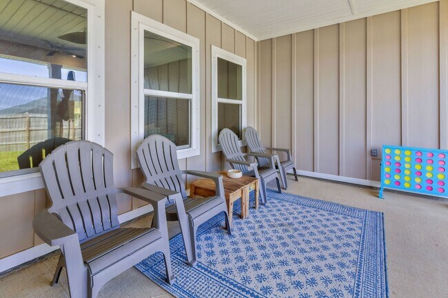 Building Photo - 4 BEDROOMS IN GULF BREEZE!!