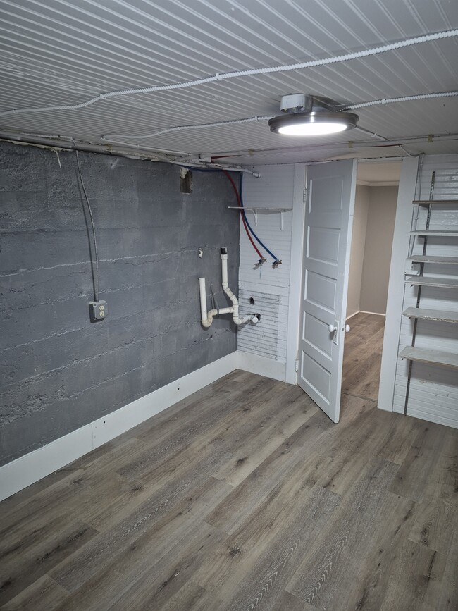 Building Photo - 412 A St