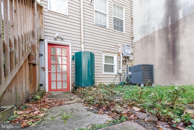 Building Photo - 1235 Shepherd St NW