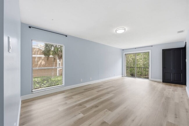 Building Photo - 8753 Como Lake Dr