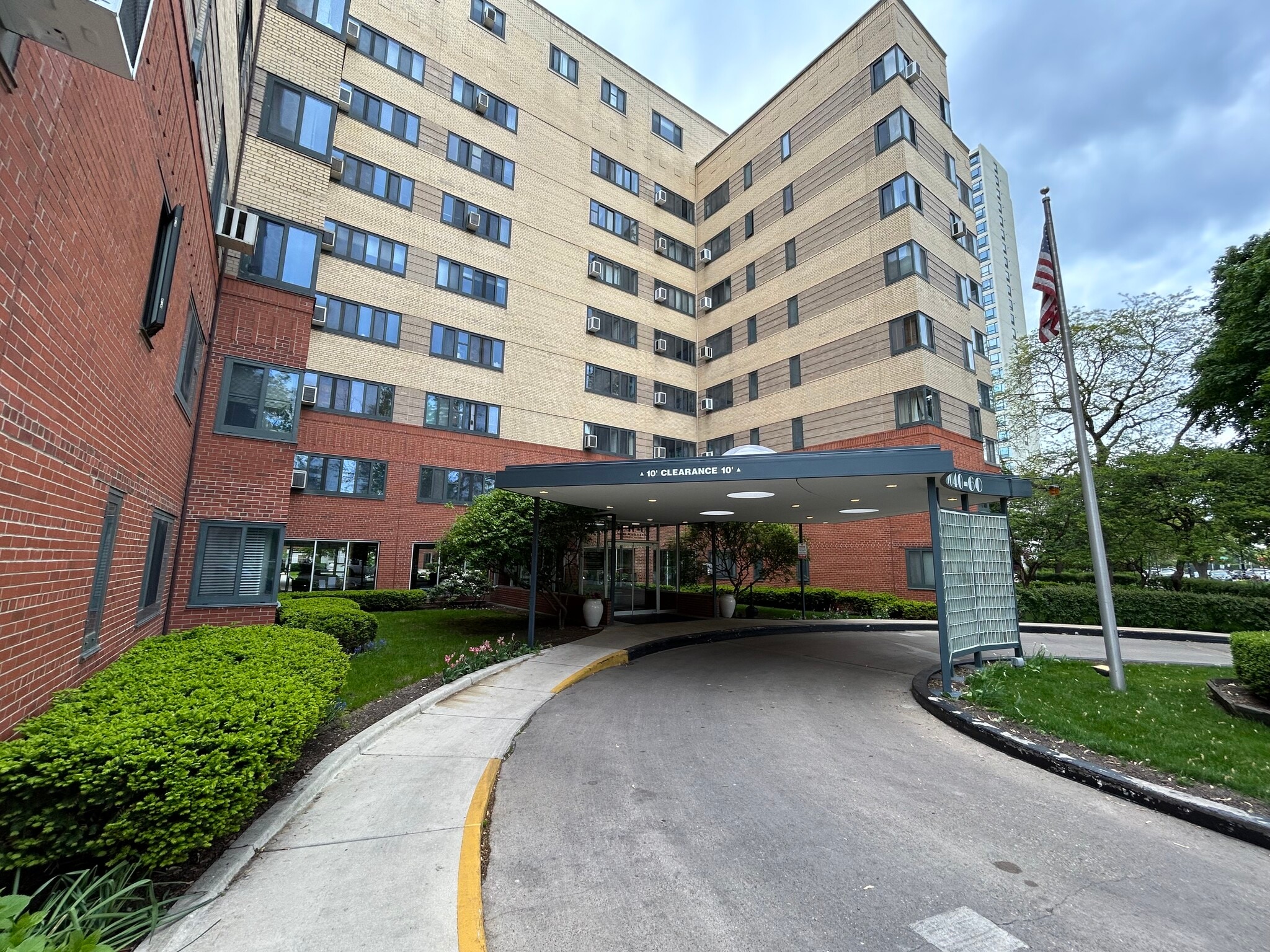 Building Photo - 5056 N Marine Dr