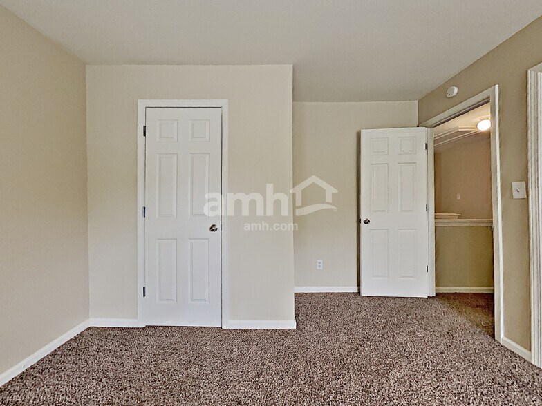 Building Photo - 2313 Worrall Hill Dr