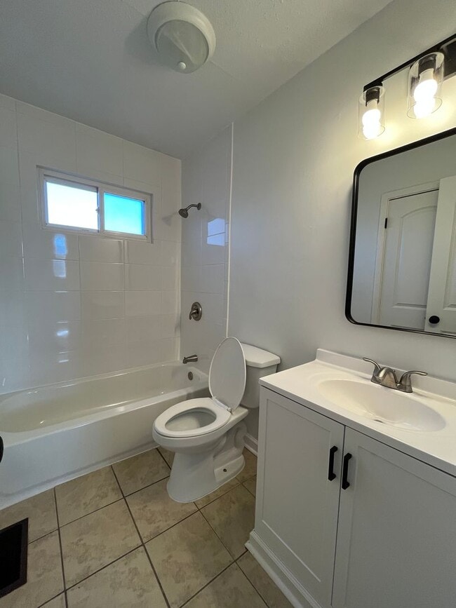 Building Photo - Single Family 3 bedroom 1 bathroom