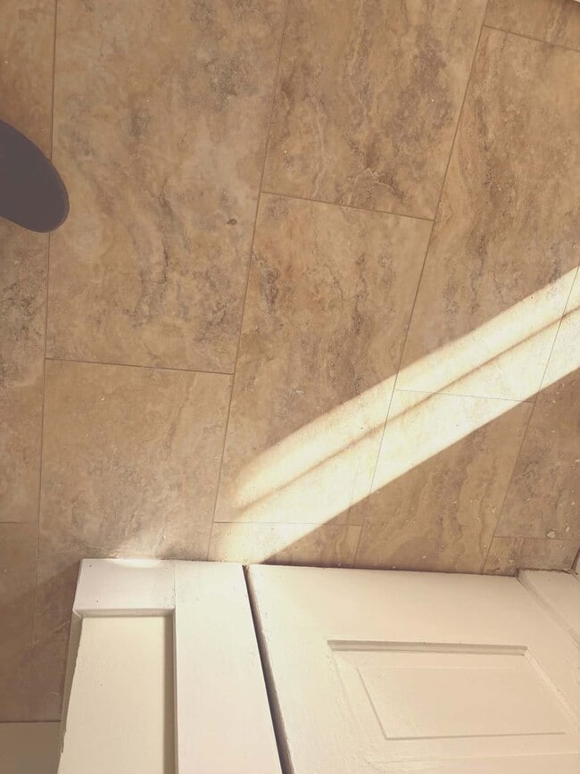 Building Photo - 2410 W Douglas Ave