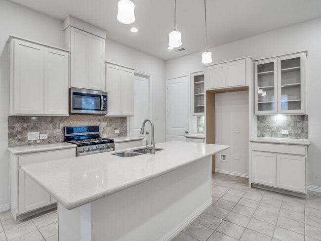 Building Photo - 17751 Shumard Oak Dr