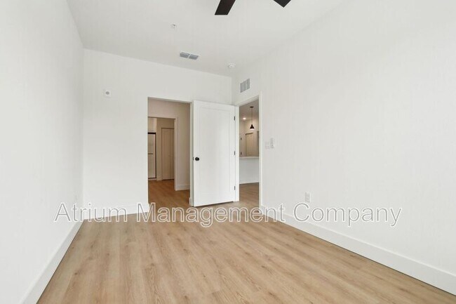 Building Photo - 221 S Bumby Ave