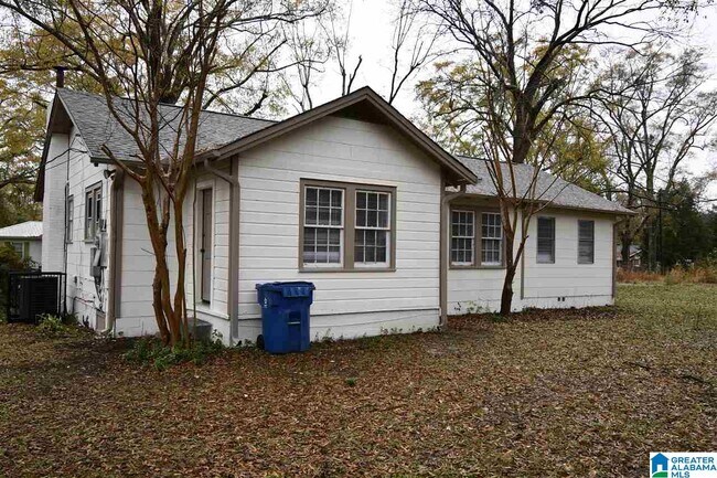 Building Photo - 291 Eastwood Ave