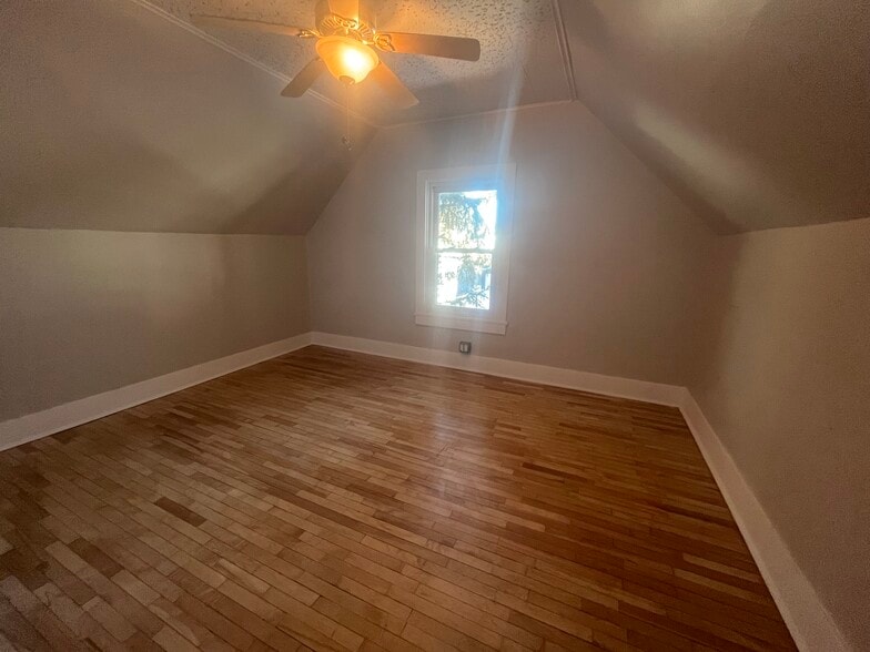 Building Photo - 180 Gillett St