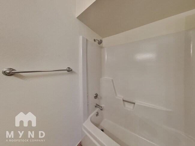 Building Photo - 4305 W Solano Dr N