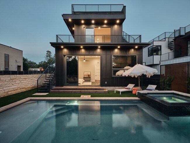 Building Photo - 412 Kemp St