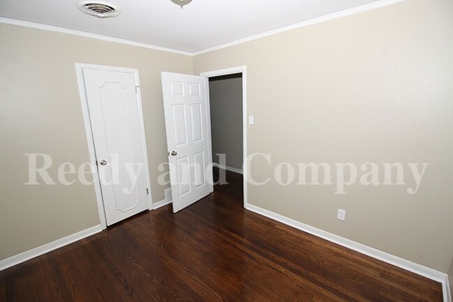 Building Photo - 1749 S Perkins Rd