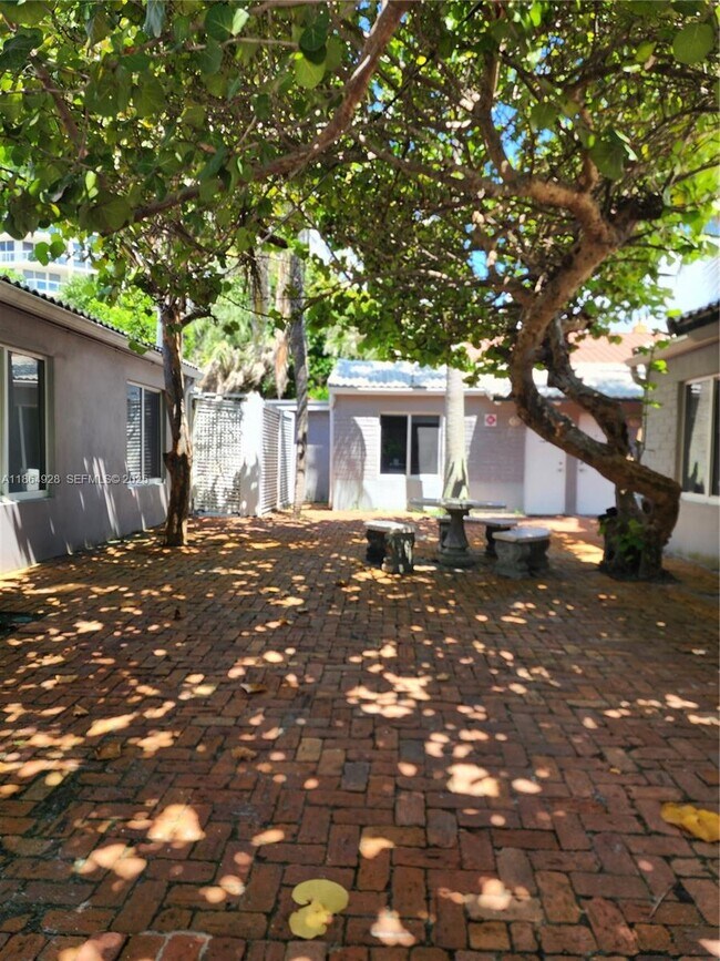 Building Photo - 315 Walnut St