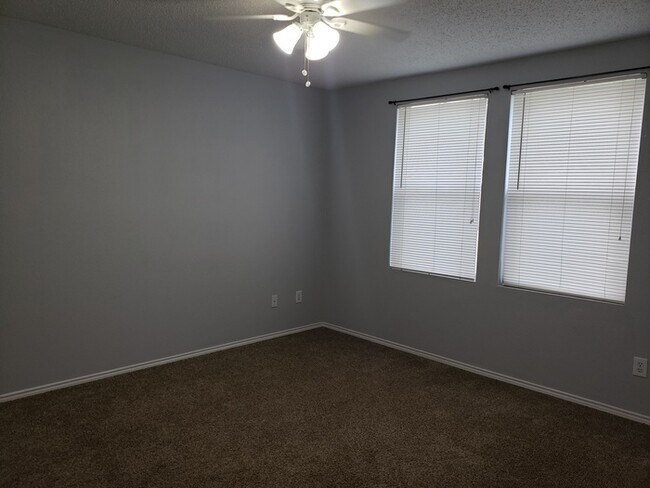 Building Photo - Beautiful Home For Rent