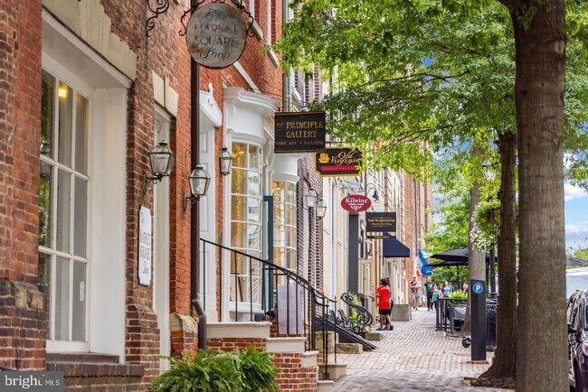 Building Photo - 801 N Fairfax St