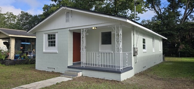 Primary Photo - 1509 W 22nd St