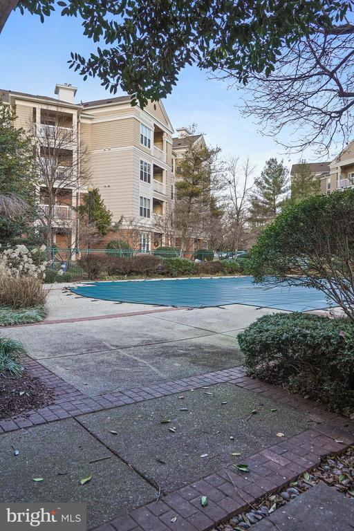 Building Photo - 2204 Westcourt Ln