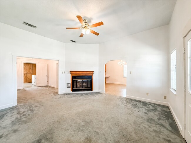 Building Photo - 102 Besch Wilburn Ln