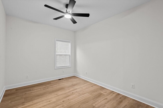 Building Photo - 1318 House St