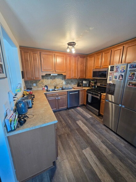 Building Photo - 598 Tam O Shanter Dr