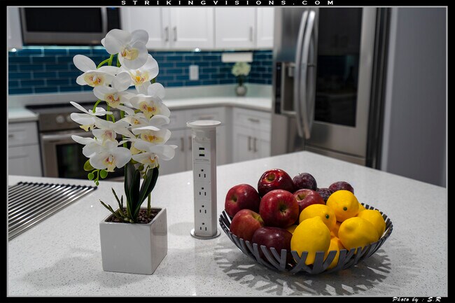 Building Photo - 3704 Cypress Meadows Rd