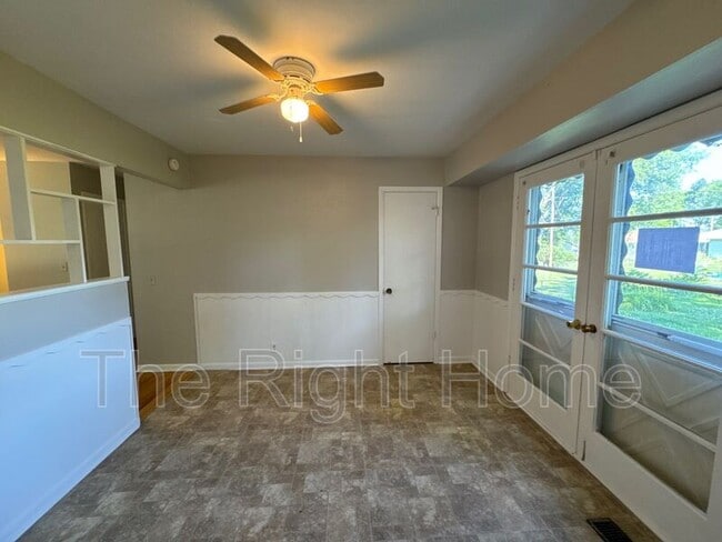 Building Photo - 4460 Shady Ln Cir