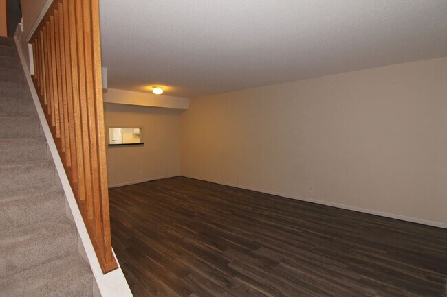 Building Photo - 1802 21st Ave Pl