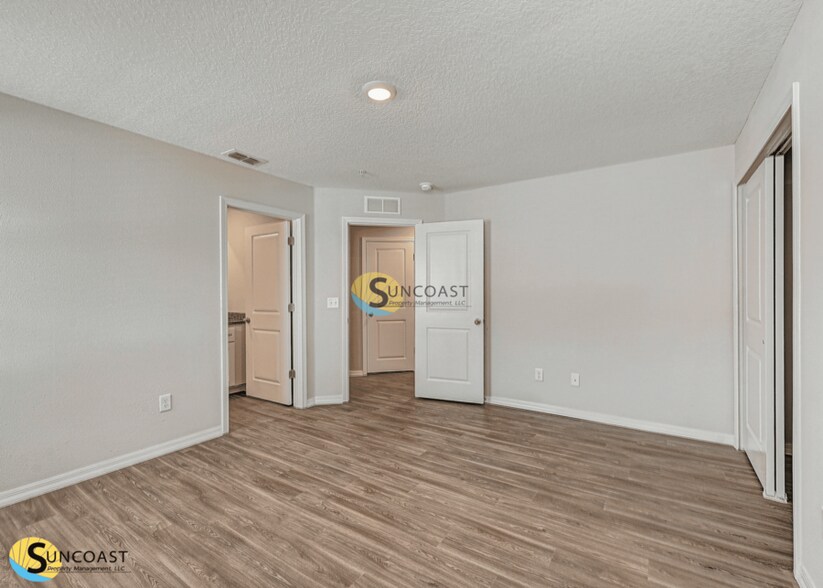 Building Photo - 9556 Hood Rd