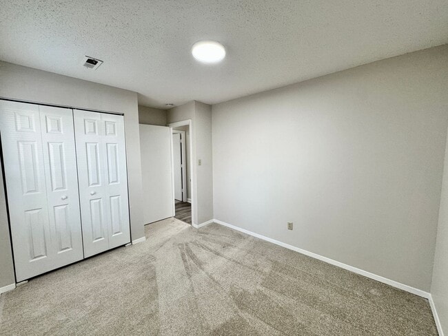 Building Photo - Updated & Ready 02-02-26! Adorable 3-Bedroom Ranch 4 Miles to Dam Neck Base & Oceana - HUGE Fence...