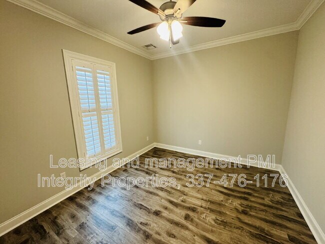 Building Photo - 113 Oak Village Dr