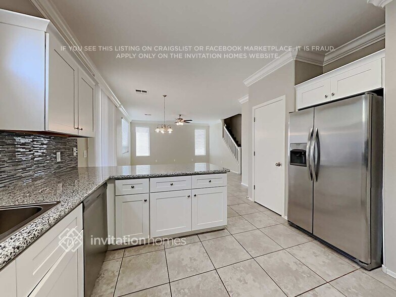 Building Photo - 1196 E Altadonna St