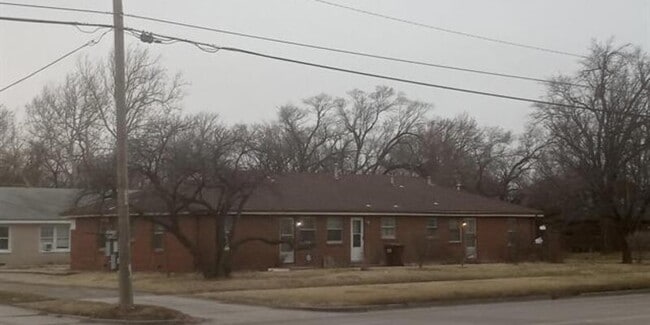 Primary Photo - COMPASS POINT LLC /PROPERTY MGMT
