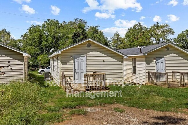 Building Photo - 725B 3rd Ave N