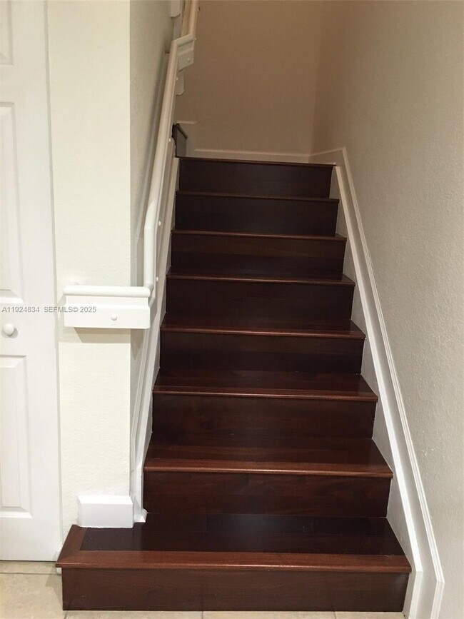 Building Photo - 7540 NW 114th Pl