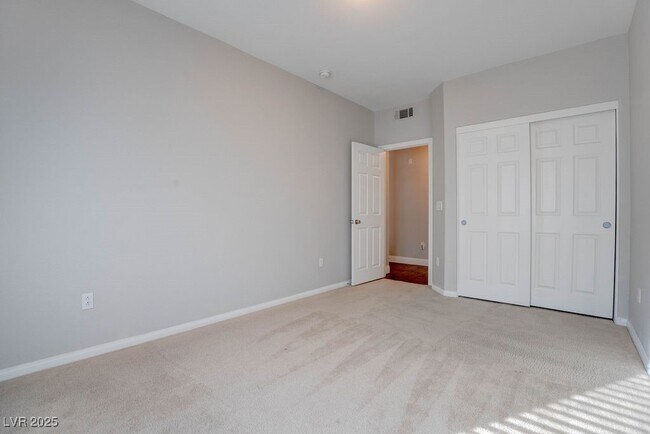 Building Photo - 7701 W Robindale Rd