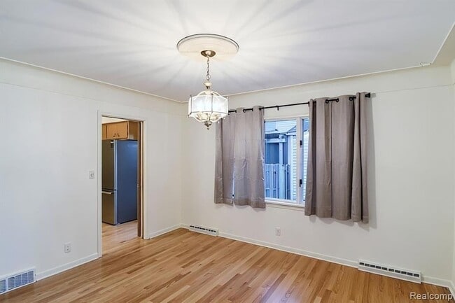 Building Photo - 734 N Monroe St