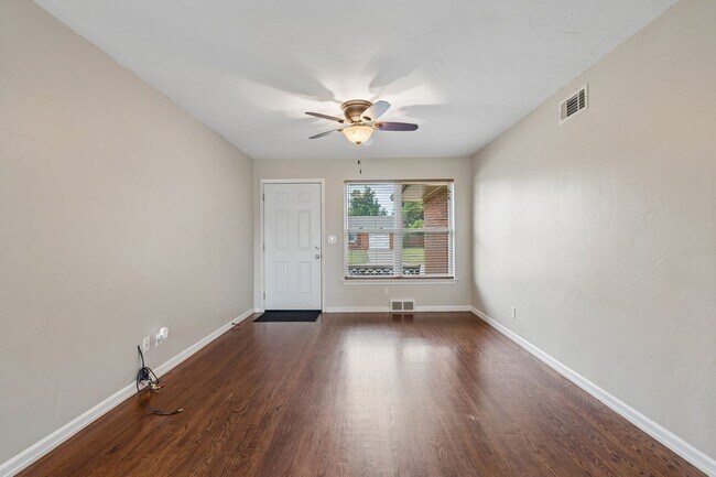 Building Photo - Charming 3-Bed Home with Spacious Backyard & Prime OKC Location