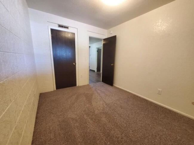 Building Photo - 2 bedroom in Billings MT 59102