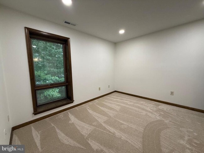 Building Photo - 44790 Locust Ridge Ct