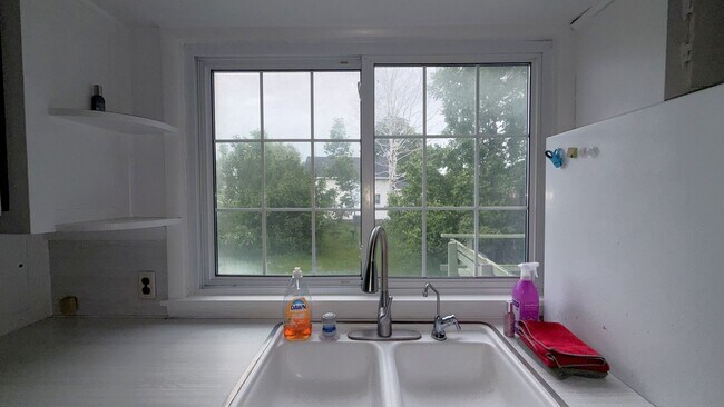 Building Photo - Charming Home in the Heart of OMP Wine Country