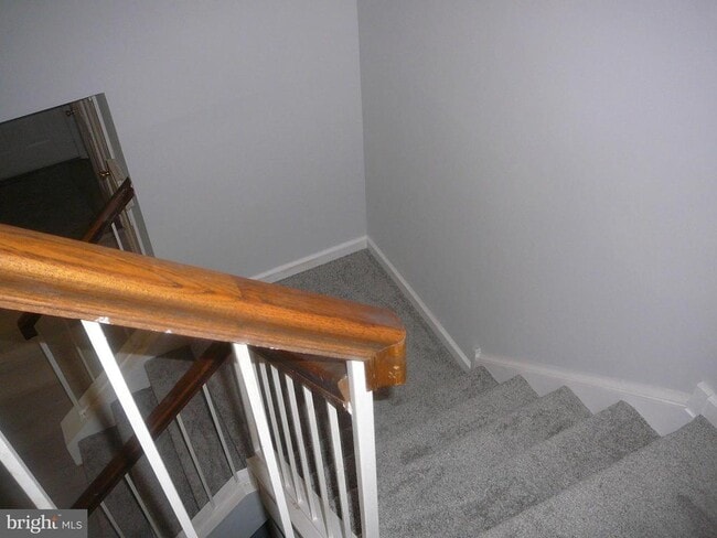 Building Photo - 302 Harrogate Rd