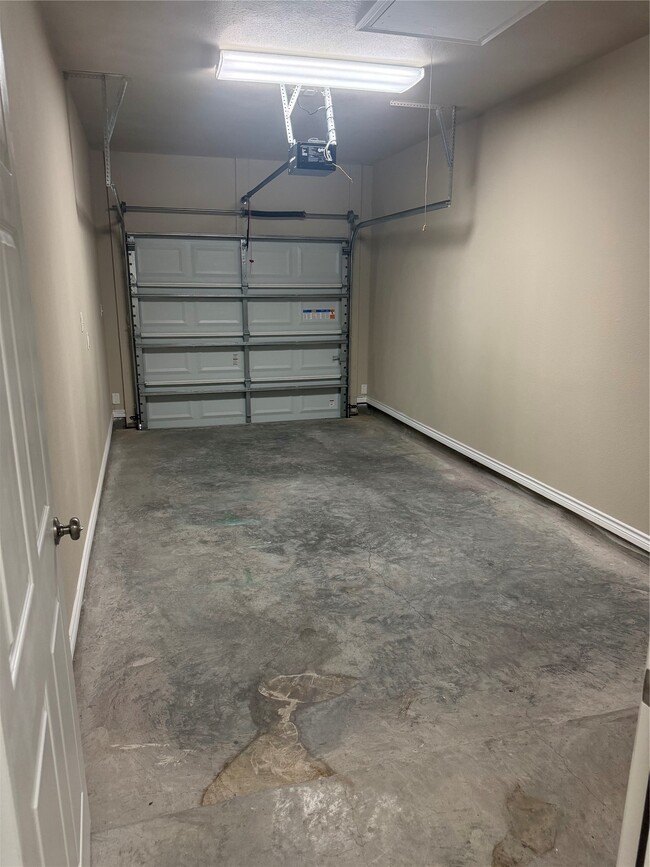 Building Photo - 314 N Ormsby St