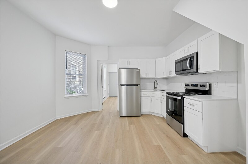 Building Photo - 6340 Reedland St