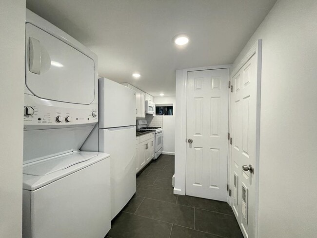 Building Photo - 6041 Palisade Ave