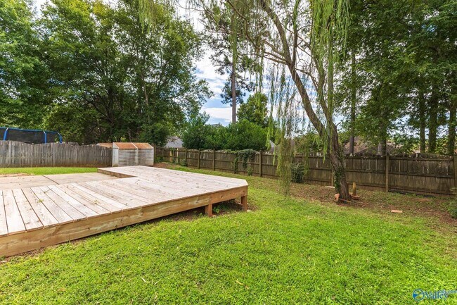 Building Photo - 117 Bambi Ln
