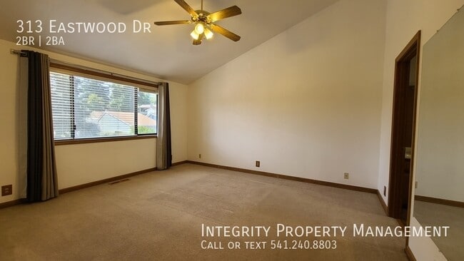 Building Photo - 313 Eastwood Dr