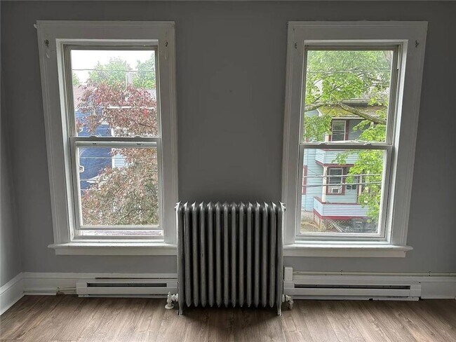 Building Photo - 30 Conklin St